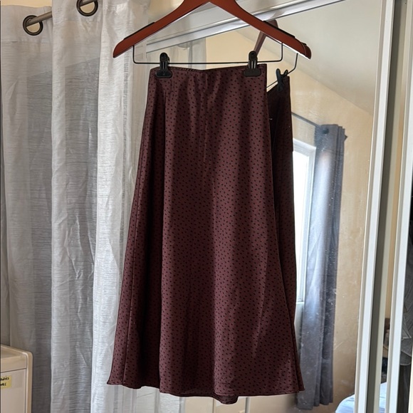 Abercrombie & Fitch Dresses & Skirts - Abercrombie brown satin midi skirt XXS